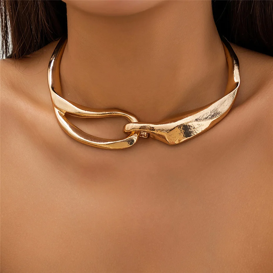 Goldkette mit auffälliger Struktur