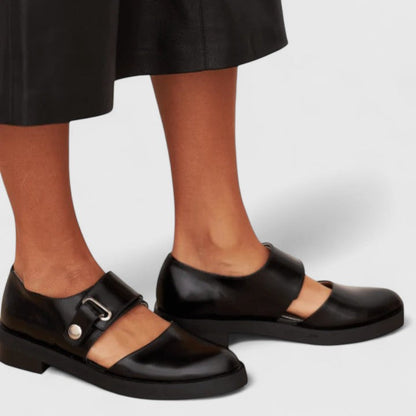 Isabelle Breite Schnallenschuhe