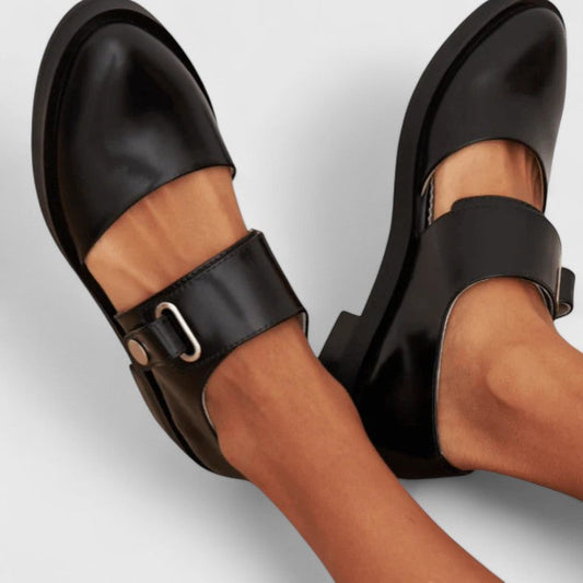 Isabelle Breite Schnallenschuhe