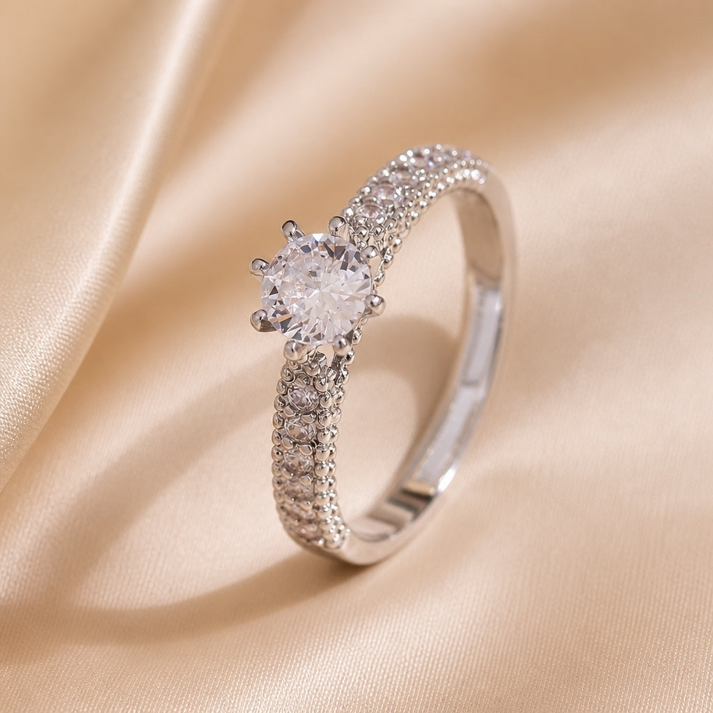 Schlichter Ring mit Zirkonia