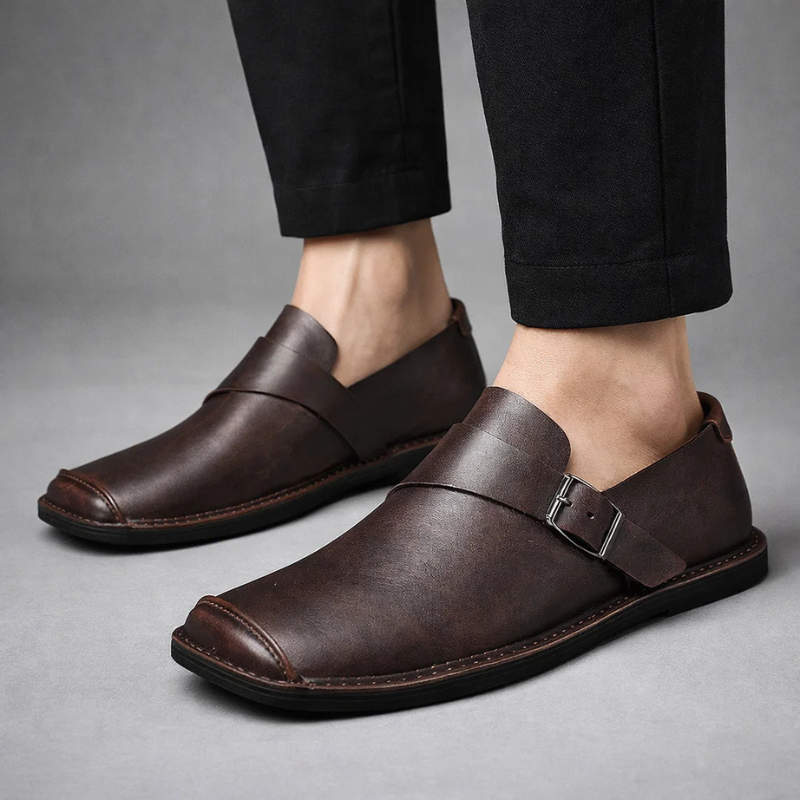 Loafer mit Kreuzschnalle