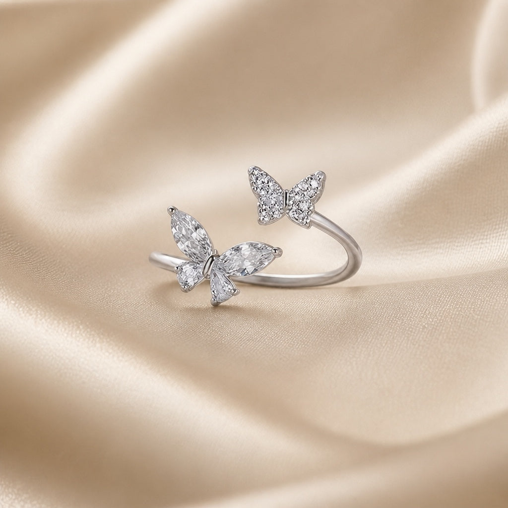 Ring mit zwei Schmetterlingen