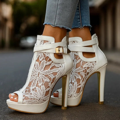 Alessia Weisse Spitzenpumps