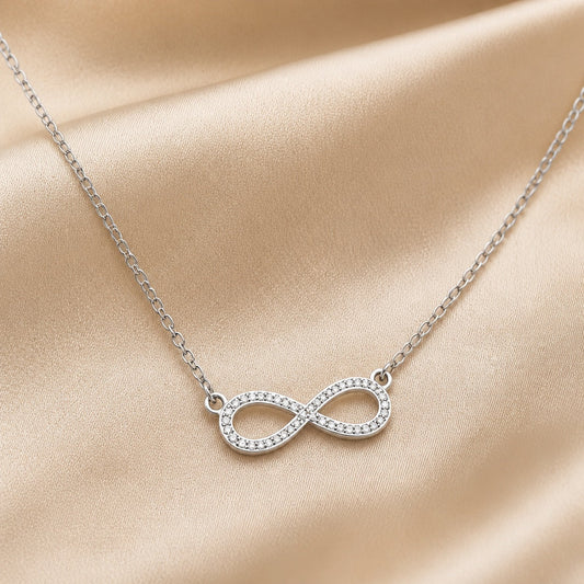 Unendlichkeits-Halskette mit Zirkonia