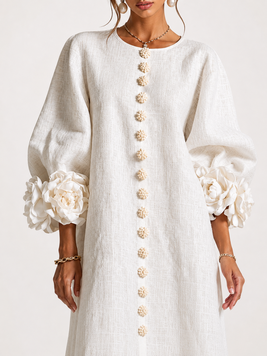 Mara Kleid mit Reliefblumen