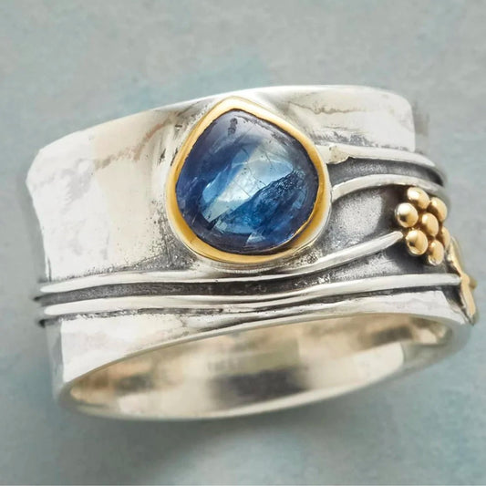 Vintage-Ring mit blauem Saphir, versilbert