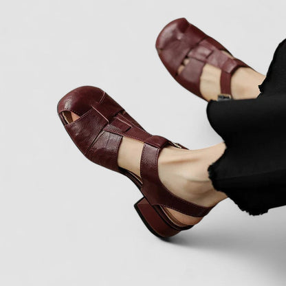 Sandrine Ajourierte Riemchenschuhe