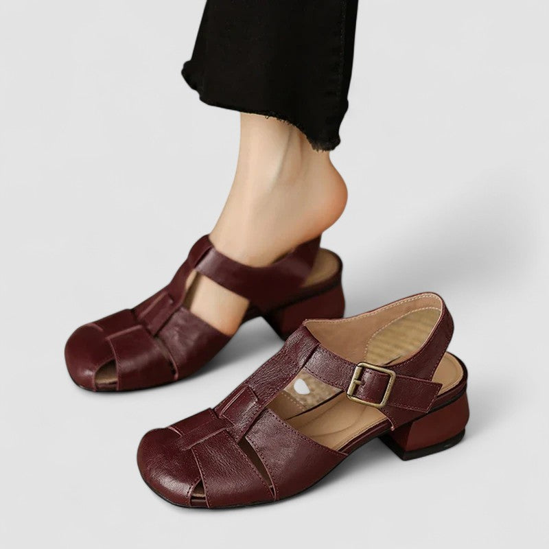 Sandrine Ajourierte Riemchenschuhe