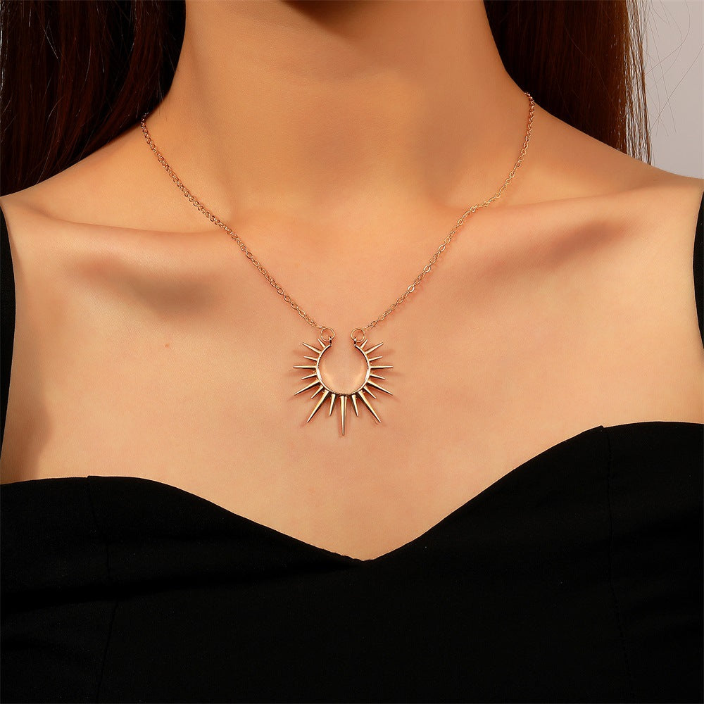 Halskette mit Sonnenblumenanhänger