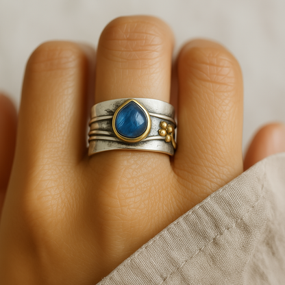 Vintage-Ring mit blauem Saphir, versilbert