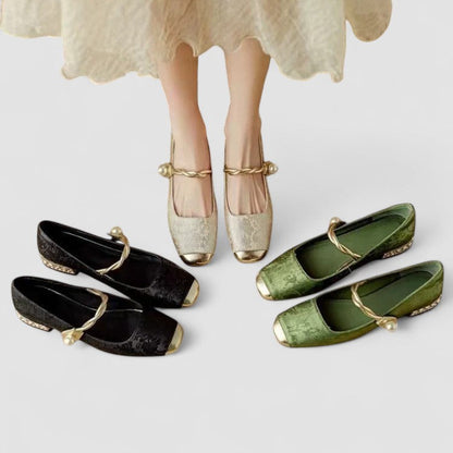 Camille Satin-Pumps Zierabsatz