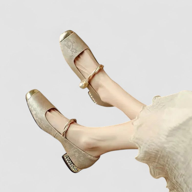 Camille Satin-Pumps Zierabsatz