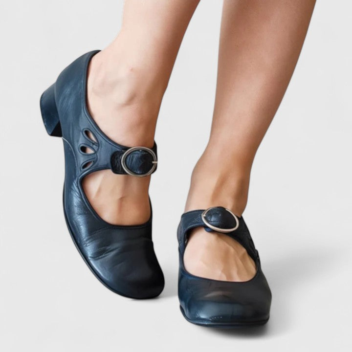 Léa Retro Schnallenschuhe