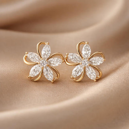 Ring mit gefasstem Zirkonia