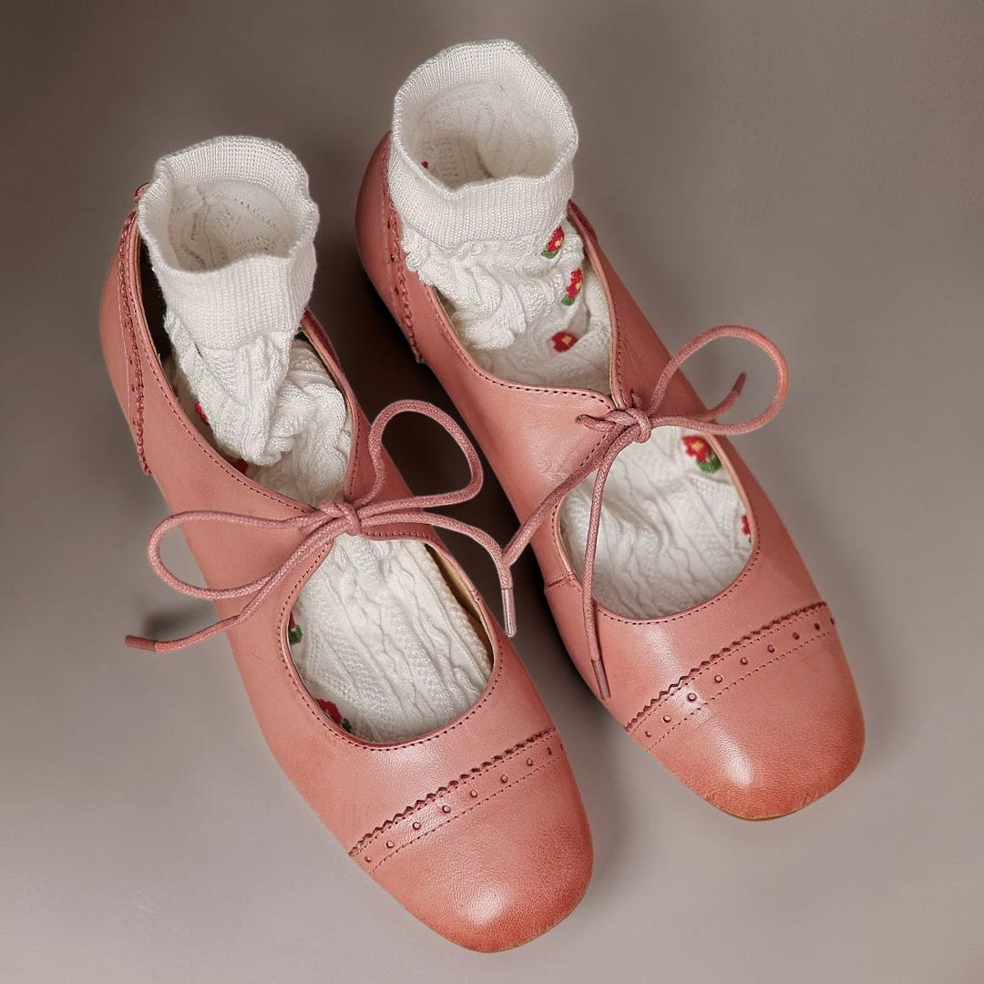 Amélie Ziseliertes Leder-Derby