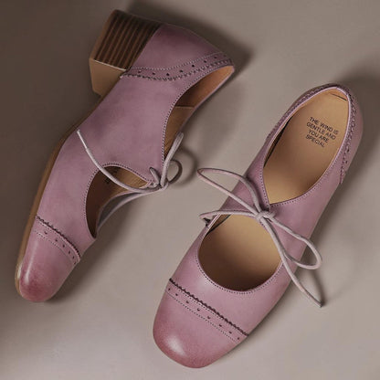 Amélie Ziseliertes Leder-Derby