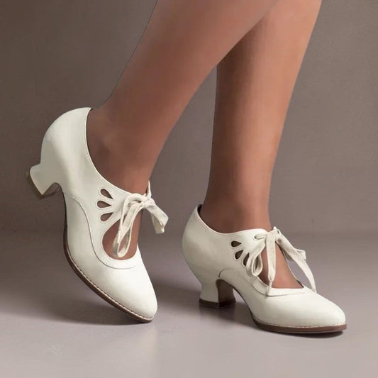 Marie Schnürriemen-Pumps
