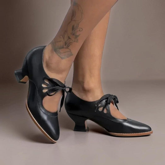 Marie Schnürriemen-Pumps